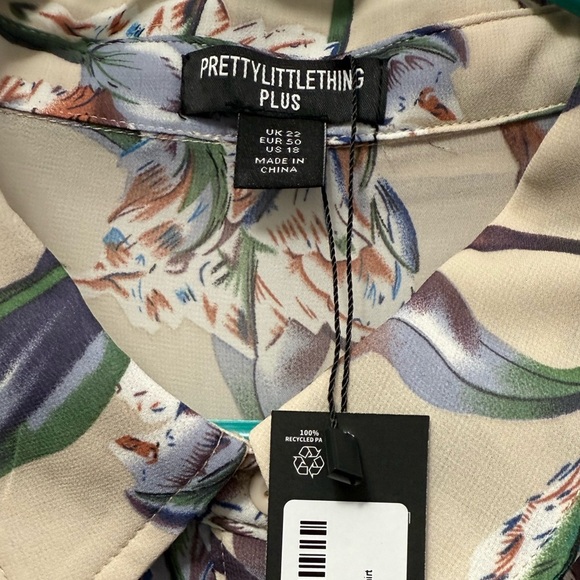 PrettyLittleThing Button Up Floral Blouse Size 18 - Picture 3 of 4